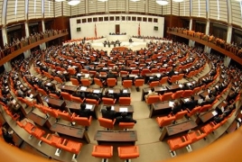 Ծեծկռտուք Թուրքիայի խորհրդարանում. Բախվել են ԱԶԿ և քրդամետ կուսակցության անդամները