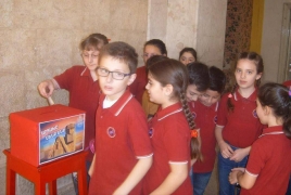 Армянские дети из Алеппо передают свои сбережения в Карабах