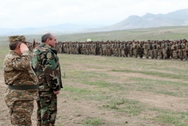 Президент НКР встретился с батальоном, сформированным из добровольцев