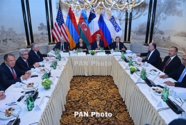 Коммерсантъ: Встреча президентов Армении и Азербайджана реанимировала переговоры по Карабаху