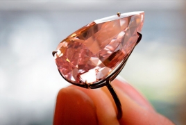 Record $31 mln sale of biggest vivid pink diamond at Sotheby's Geneva
