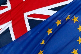 Опрос: Равное число британцев за и против выхода страны из ЕС