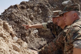 Министр обороны Армении провел ночь на линии фронта НКР