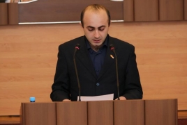 В Карабахе избит оппозиционный депутат