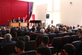 Президент НКР посетил нашедших приют в Чаренцаване талишцев: Ознакомисля с проблемами