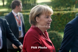 Меркель: Германия будет содействовать урегулированию карабахского конфликта