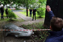 В Москве обезглавили памятник Ленину