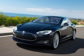 Video shows Tesla Model S floating through water