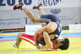 Трое армянских борцов поборются за бронзовые медали на ЧЕ