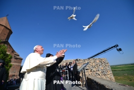 Pope releases doves towards Armenia-Turkey border