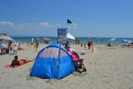 Турецкие отели заполнились после восстановления отношений с РФ: Туристы ставят палатки на пляжах