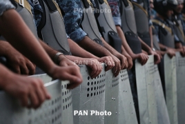 Захватчики полка ППС в Ереване освободили двоих оставшихся заложников
