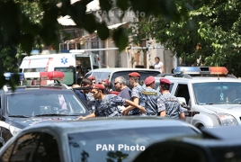 Police ban Health Minister from entering area of seized police HQ