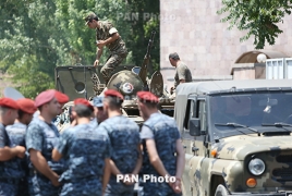 По делу о захвате полка ППС в Ереване проходят 47 человек: В списке статей терроризм не значится