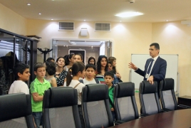 Students visit VivaCell-MTS as part of int’l young leaders program