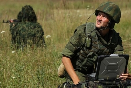 Связисты российский военной базы проводят учения в горах Армении