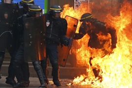 Բախումներ Փարիզում ոստիկանության և ցուցարարների միջև. 12 մարդ է տուժել