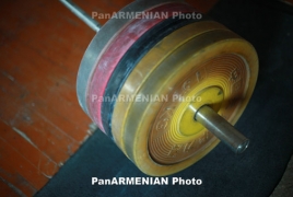 Armenia’s Karen Avagyan snatches gold at Weightlifting Championships