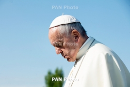 Папа Римский встретился с родными погибших и пострадавших при теракте в Ницце