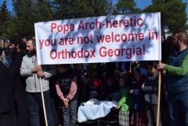 Папу Римского в Грузии встретили акцией протеста и обвинениями в «духовной агрессии»
