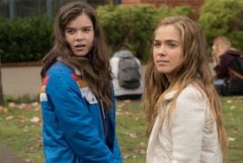 Hailee Steinfeld in “The Edge of Seventeen” comedy red-band trailer