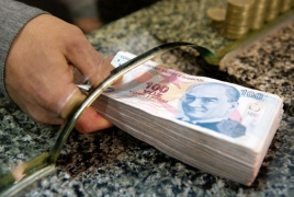 Курс турецкой лиры упал до исторического минимума к доллару США