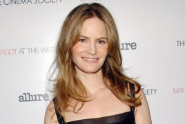 Jennifer Jason Leigh, Keir Gilchrist to star in Netflix comedy “Atypical”