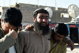 Taliban-linked Islamist militants kill 60 in Pakistan police attack