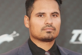 Michael Pena joins Chris Hemsworth in “Horse Soldiers”