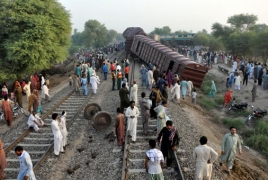At least 16 killed in Pakistan train collision