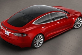 Tesla adds all-glass roof to Model S for extra $1,500