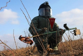 ՌԴ ռազմակայանի սակրավորները մաքրում են զորավարժարանները պայթուցիկներից
