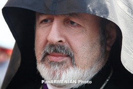 Константинопольский архиепископ Арам Атешян прибыл  в Армению и встретится с Католикосом