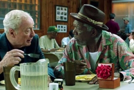 Morgan Freeman, Michael Caine plan a heist “Going in Style” trailer