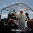Папа Римский отказался сменить обычный автомобиль на бронированный