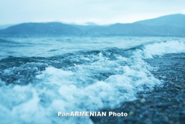 Черное море замерзло у берегов на юге Болгарии