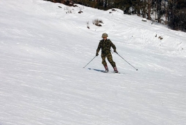 Разведчики российской  базы в Армении учатся действовать на лыжах в высокогорье