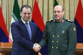 Министр обороны РА: Армения желает расширить сотрудничество с Ираном в сфере обороны