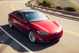 Tesla Model S smashes acceleration record with Ludicrous Mode