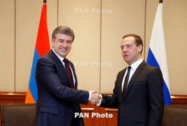 Карапетян и Медведев обсудили привлечение российских компаний в ЗСТ Мегри, поставки сельхозтехники