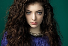 Lorde gets melodramatic on “Saturday Night Live”