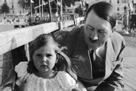 Альбом личных фотографий Гитлера бутет продан на аукционе в Британии