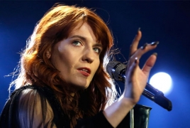 Florence Welch joins The xx to perform “You Got The Love” in Lodon