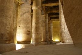 В египетском Асуане археологи нашли почти не разграбленную древнеегипетскую гробницу