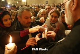 Тысячи паломников со всего мира ожидают схождение Благодатного огня в Иерусалиме
