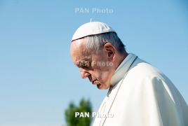 Pope Francis leads mass for thousands of Egyptian Catholics