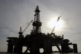 Oil prices fall further amid oversupply fears