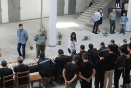 Cупруга армянского шахматиста Ароняна одновременно сыграла с 20 осужденными