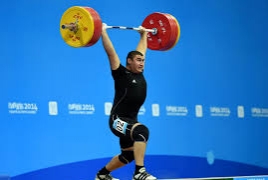 Lifter Simon Martirosyan wins gold at Junior World Championships