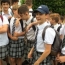 В Британии ученики добились права носить шорты, придя в школу в юбках